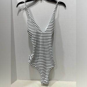 New With Tags Cupshe Swimsuit Size Large